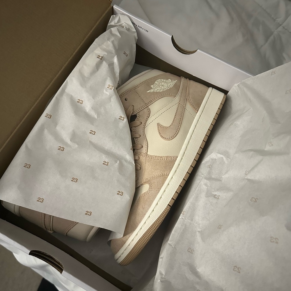 Nike Air Jordan 1 Mid Beige Sneakers